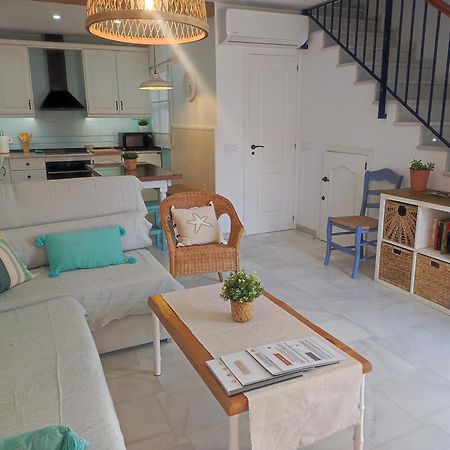 Villa Casa Lola Conil, Azotea Al Mar Y Parking Solo Familias O Parejas Conil De La Frontera Exterior foto