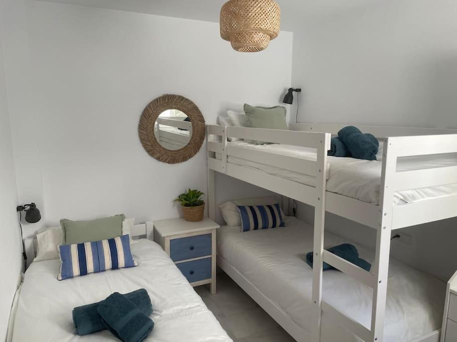 Villa Casa Lola Conil, Azotea Al Mar Y Parking Solo Familias O Parejas Conil De La Frontera Exterior foto