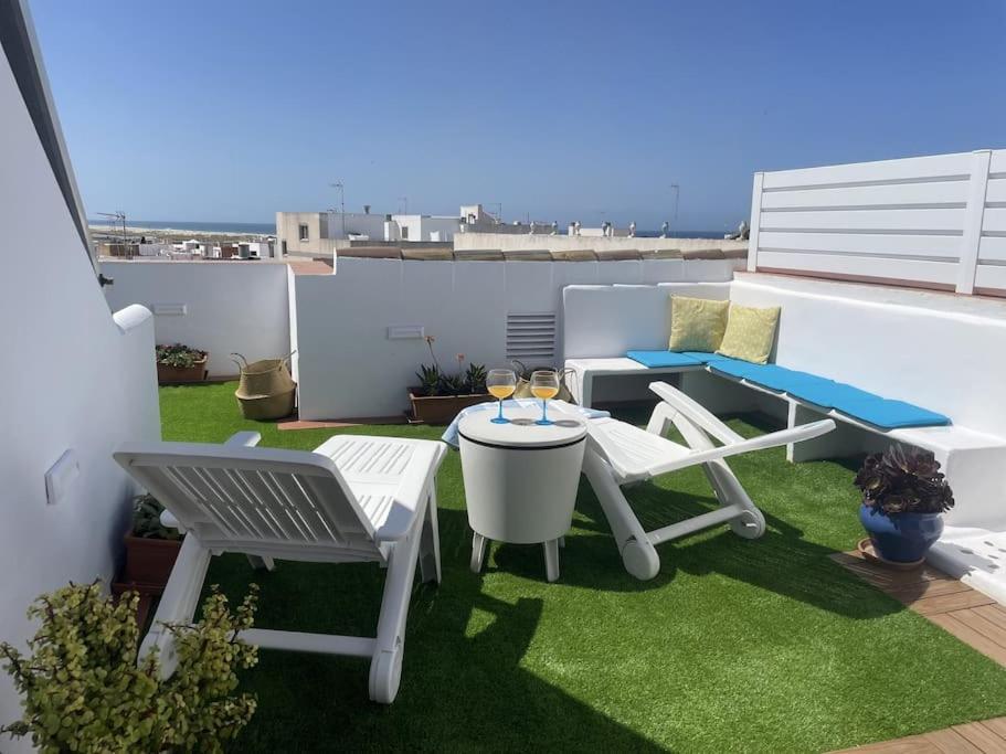 Villa Casa Lola Conil, Azotea Al Mar Y Parking Solo Familias O Parejas Conil De La Frontera Exterior foto